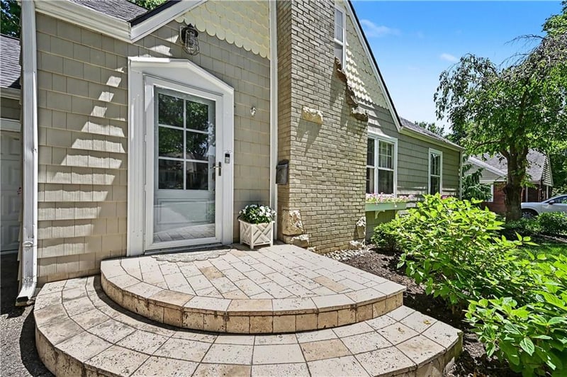 5639 Nall Ave, Roeland Park, KS 66202