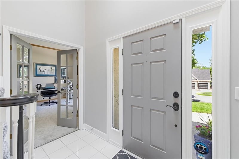 8001 Darnell Ln, Lenexa, KS 66215