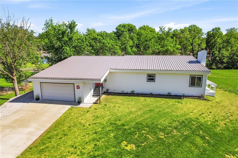 15 NE Johnson St, Lee's Summit, MO 64063
