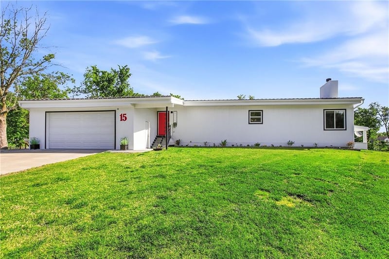 15 NE Johnson St, Lee's Summit, MO 64063