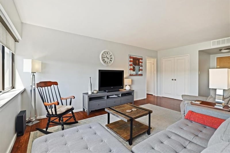 803 W 48th St #1106 St #1106, Kansas City, MO 64112