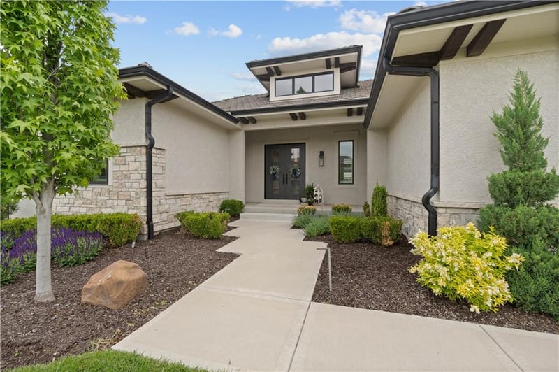 15709 El Monte St, Overland Park, KS 66224