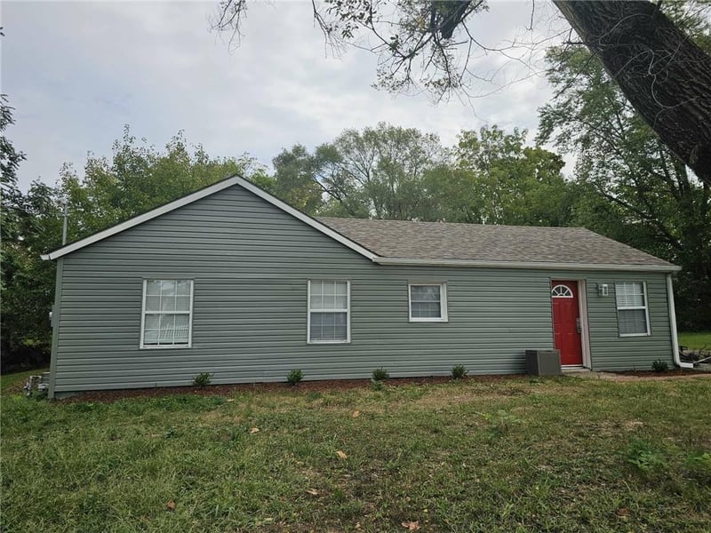 701 Allen Rd, Independence, MO 64050