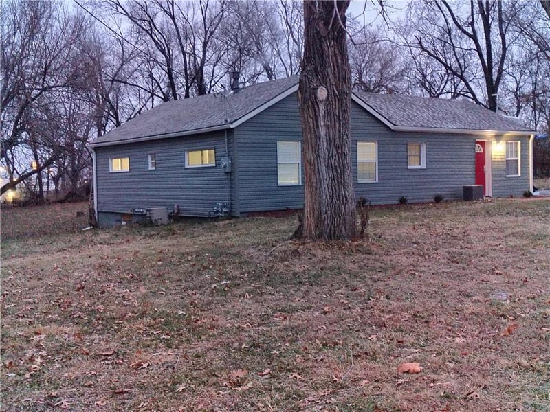 701 Allen Rd, Independence, MO 64050