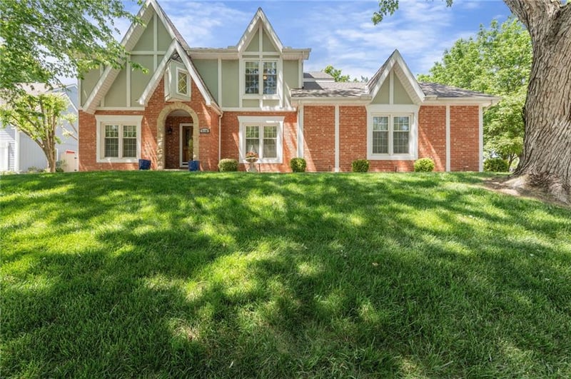 7648 Lucerne Ct, Kansas City, MO 64151