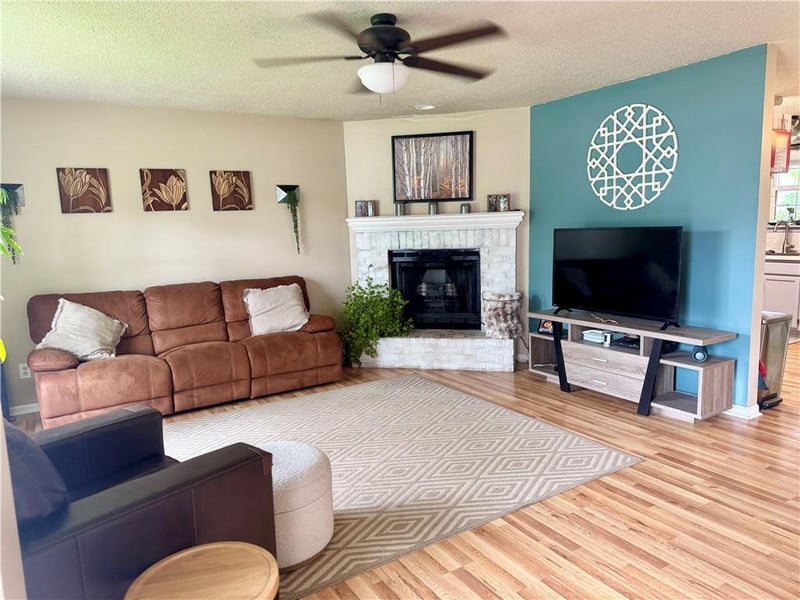 1013 Bedford Dr, Warrensburg, MO 64093
