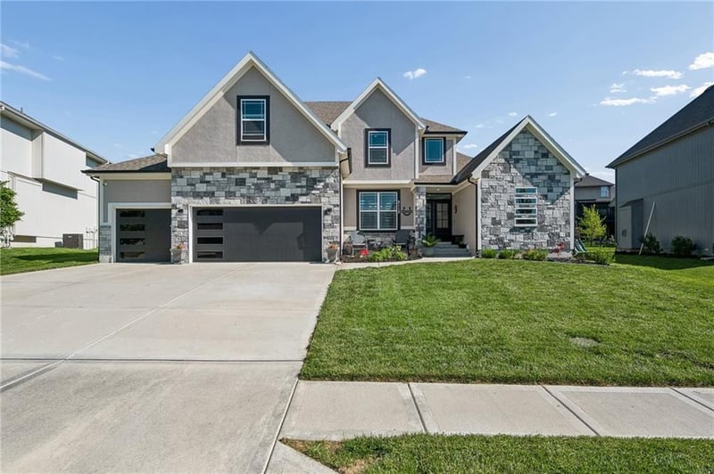 8112 90th St, Kansas City, MO 64153