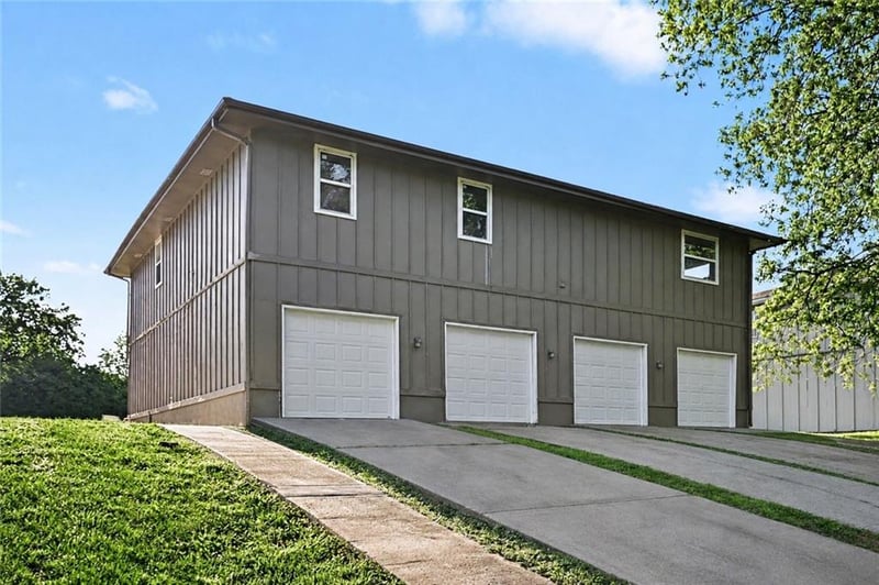 6331 N Wyandotte St, Kansas City, MO 64118