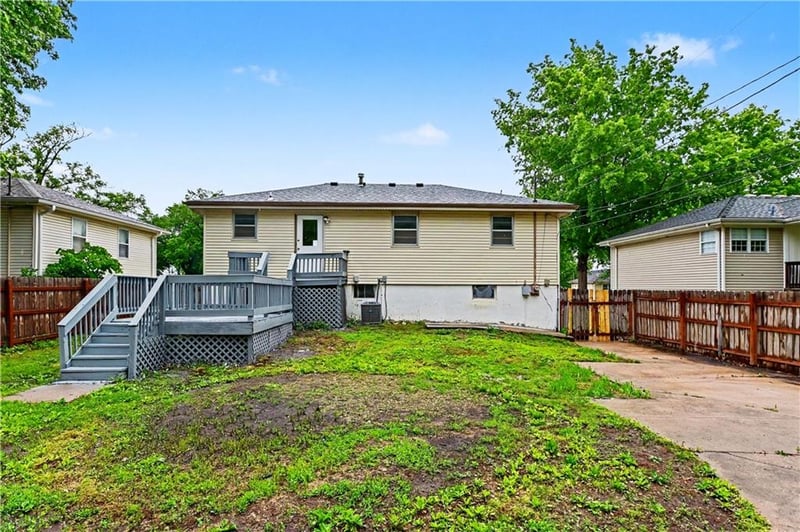 613 W Hulett St, Edgerton, KS 66021