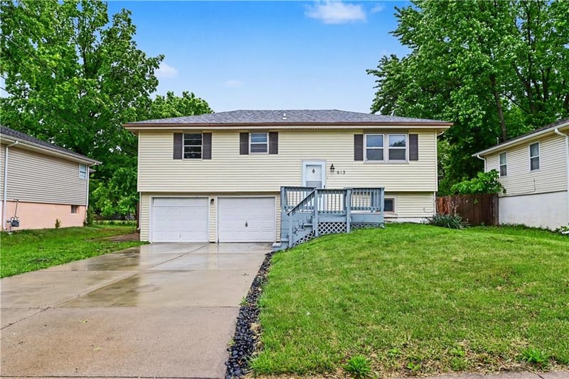 613 W Hulett St, Edgerton, KS 66021