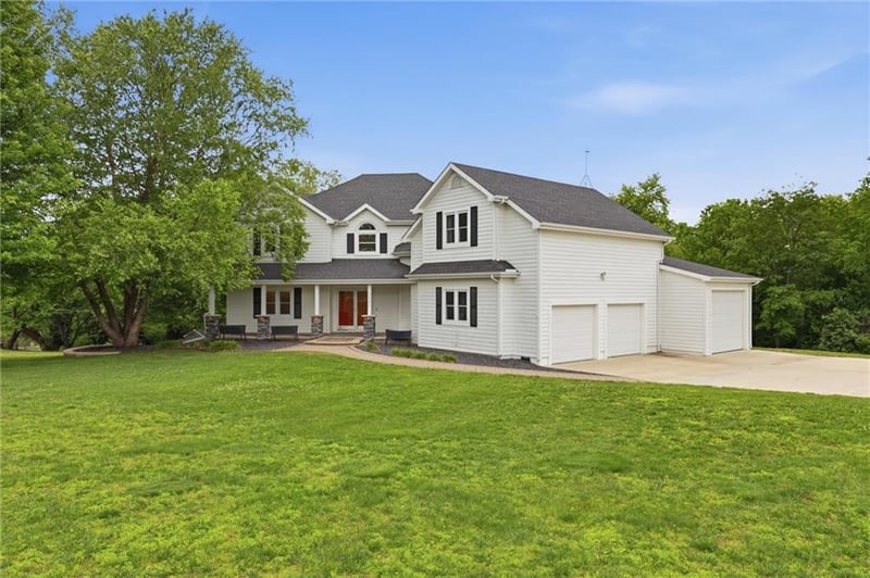 2641 Greenwood Dr, Ottawa, KS 66067