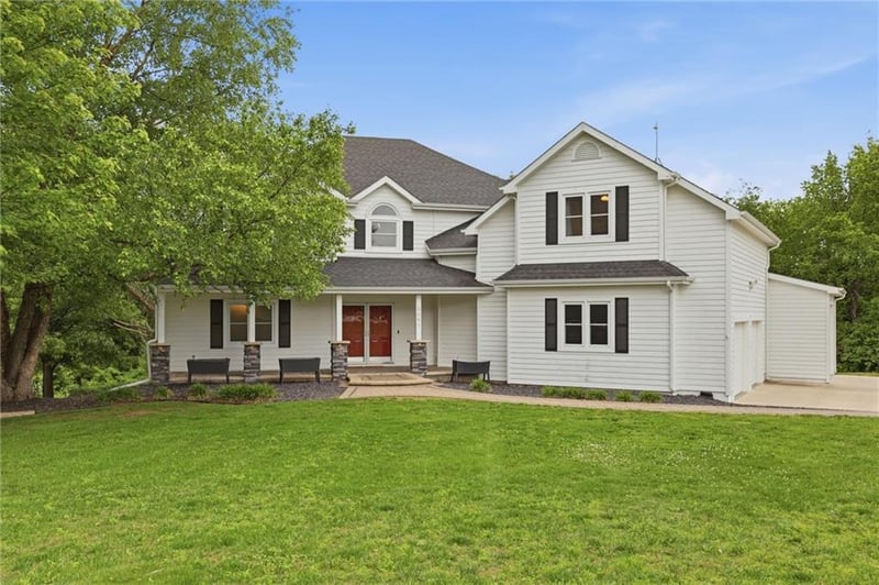 2641 Greenwood Dr, Ottawa, KS 66067