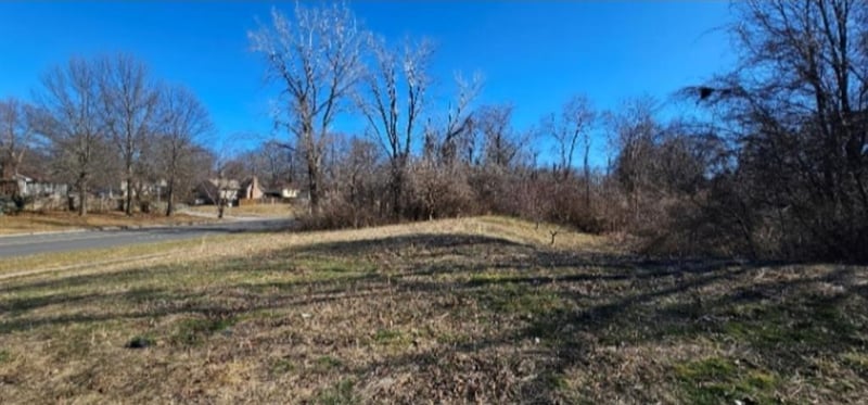 18729 13th Terrace Ct, Independence, MO 64056