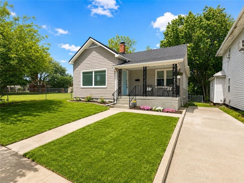 109 Broad St, Warrensburg, MO 64093