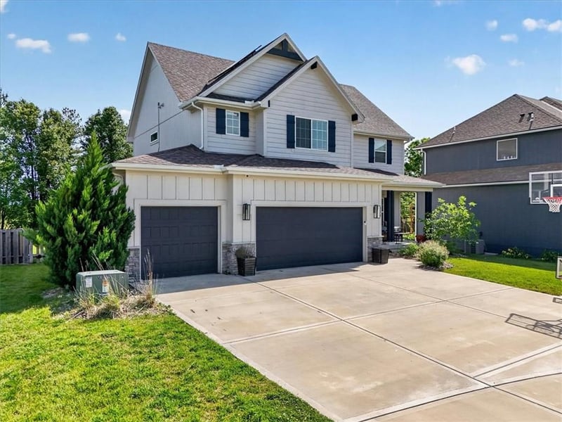 804 Holly Ct, Blue Springs, MO 64014