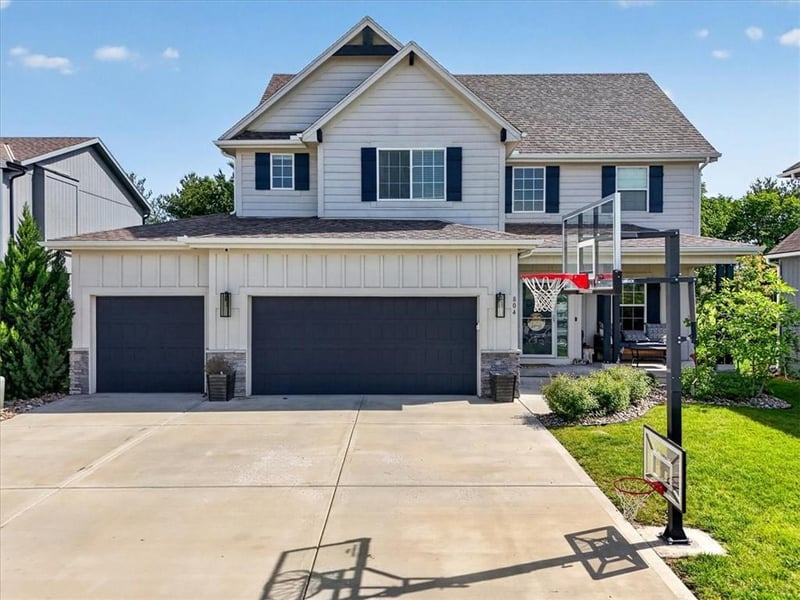 804 Holly Ct, Blue Springs, MO 64014