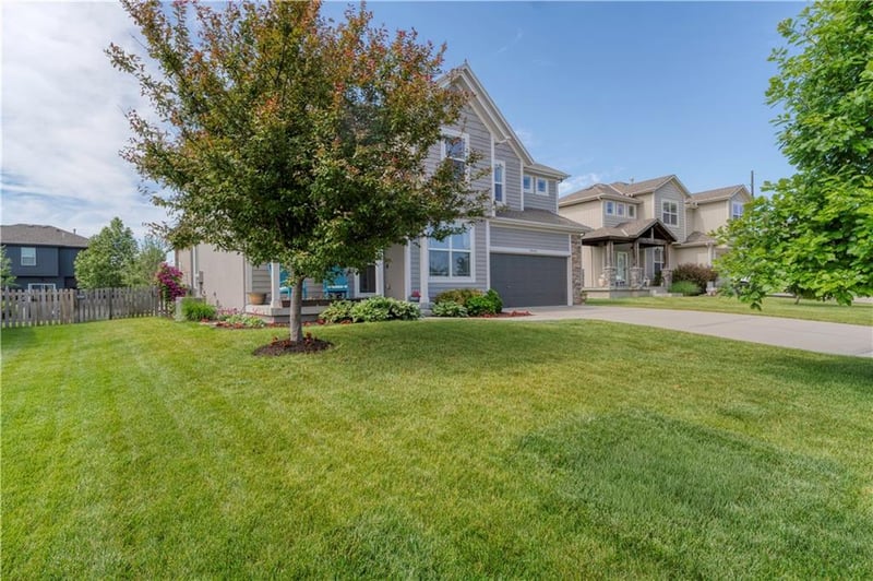 19005 166th St, Olathe, KS 66062