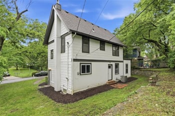 4932 Troostwood Rd, Kansas City, MO 64110