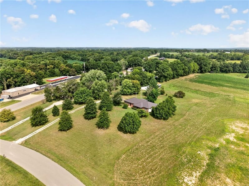 40822 116th St, Richmond, MO 64085