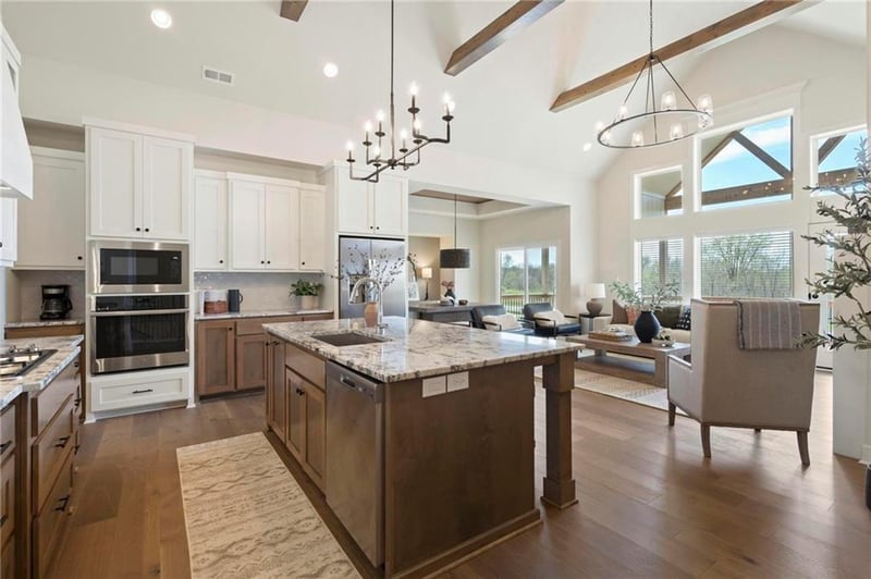 1917 Fern Cir, Lee's Summit, MO 64082