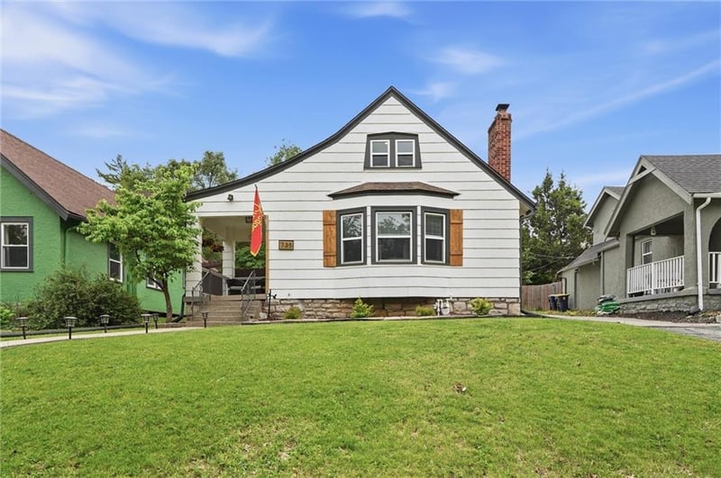 735 63rd Ter, Kansas City, MO 64110