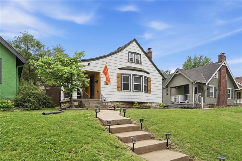 735 E 63rd Ter, Kansas City, MO 64110