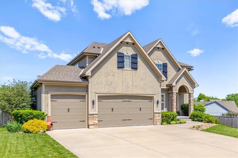 1404 41st Cir, Lee's Summit, MO 64082