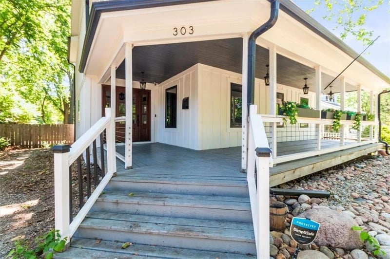 303 2nd St, Lee's Summit, MO 64063