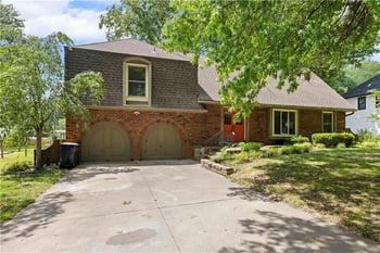 12836 Saint Andrews Dr, Kansas City, MO 64145
