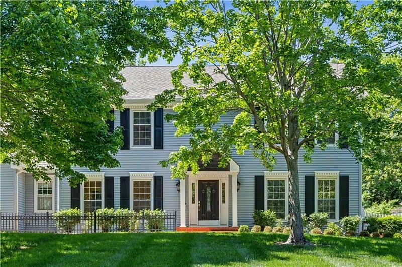 3104 S Victoria Ln, Blue Springs, MO 64015
