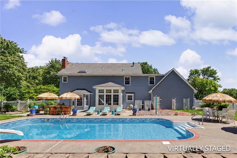 3104 S Victoria Ln, Blue Springs, MO 64015