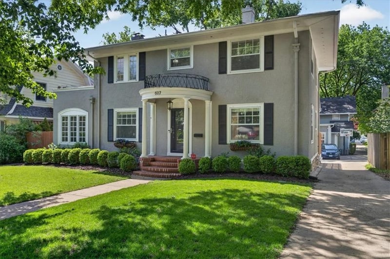 607 W 61st St, Kansas City, MO 64113