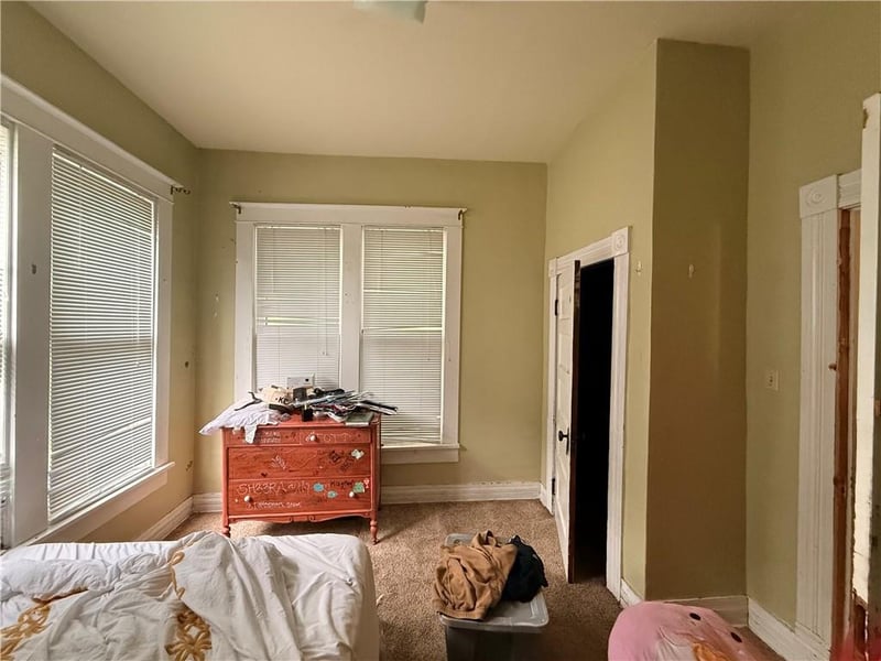 1208 10th St, St Joseph, MO 64501