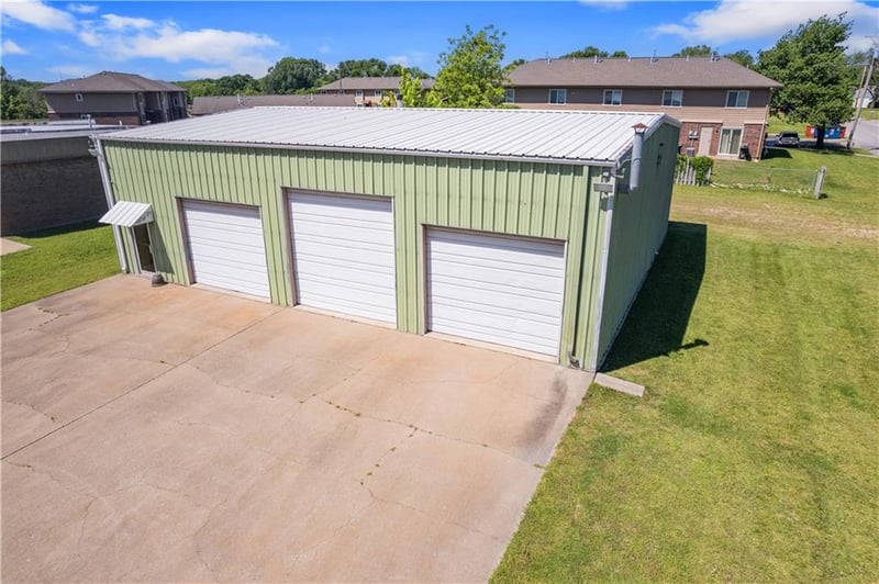 902 Siggins St, Coffeyville, KS 67337