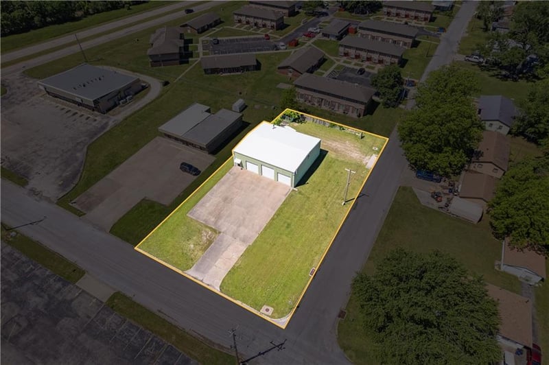 902 Siggins St, Coffeyville, KS 67337