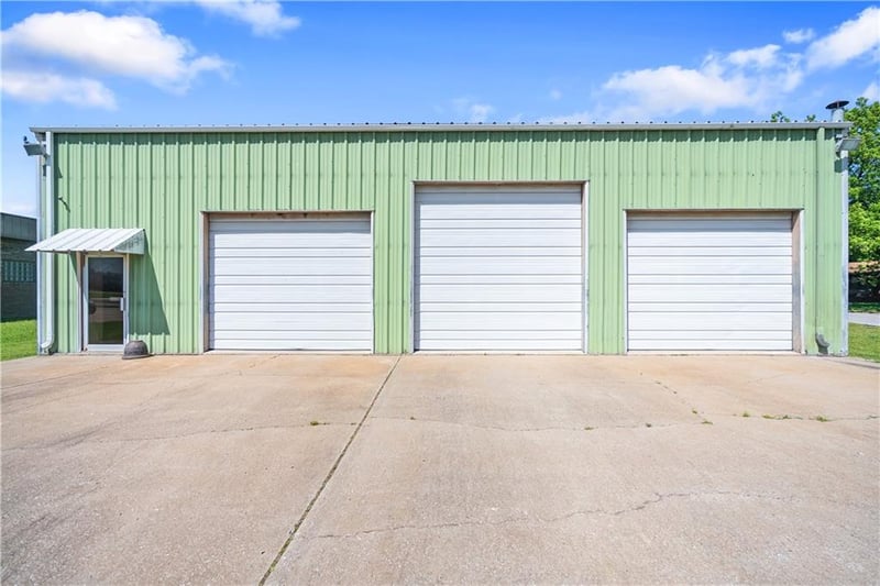 902 Siggins St, Coffeyville, KS 67337
