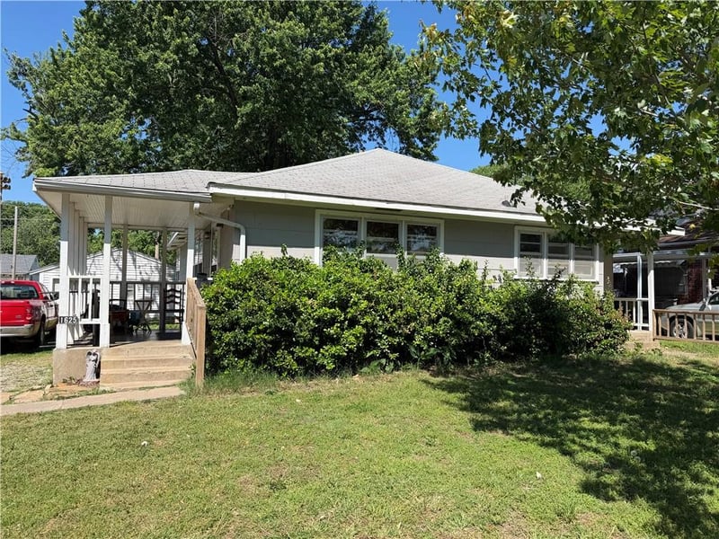 1625 Irving St, Independence, KS 67301