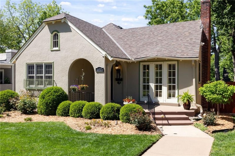 302 E 66th Ter, Kansas City, MO 64113