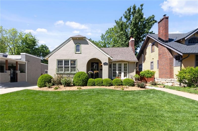 302 E 66th Ter, Kansas City, MO 64113