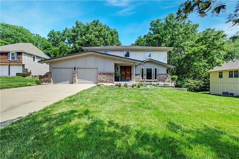 106 104th St, Kansas City, MO 64114