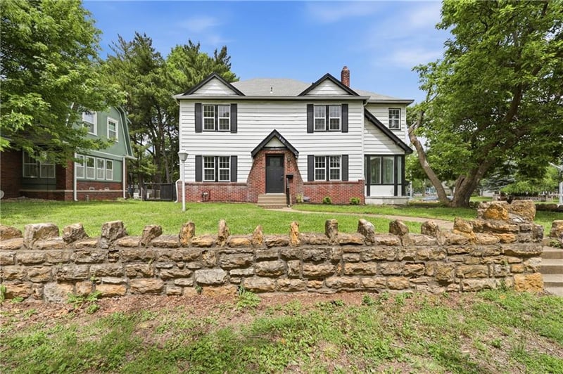 800 Valentine Rd, Kansas City, MO 64111
