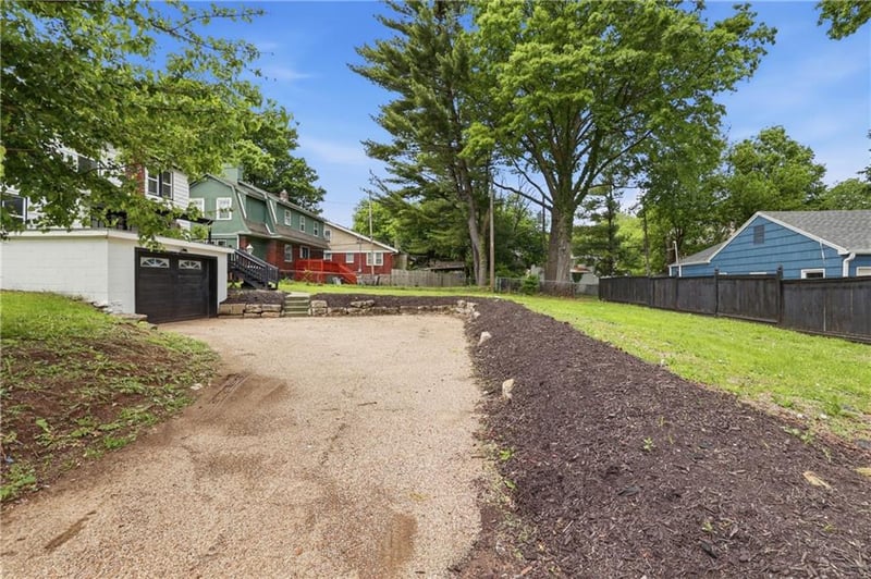 800 Valentine Rd, Kansas City, MO 64111