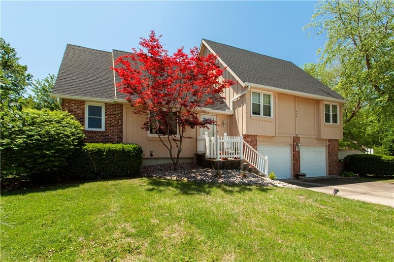 400 Persimmon Dr, Olathe, KS 66061