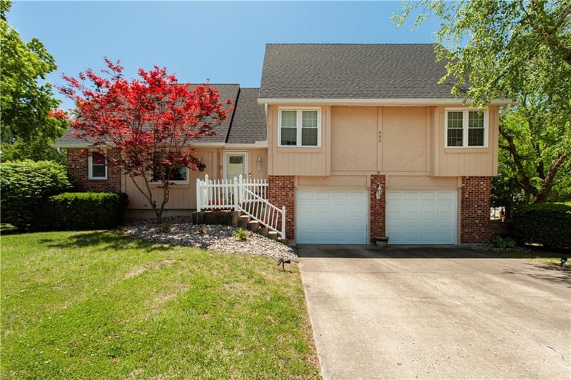 400 Persimmon Dr, Olathe, KS 66061