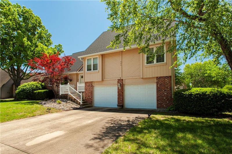 400 Persimmon Dr, Olathe, KS 66061