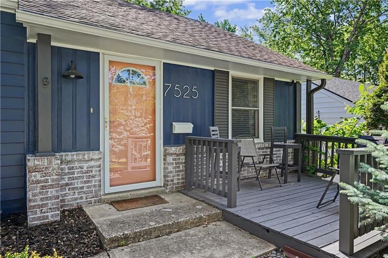 7525 Eaton St, Prairie Village, KS 66208