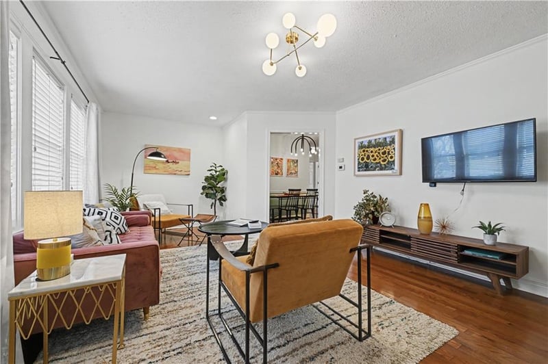 7525 Eaton St, Prairie Village, KS 66208