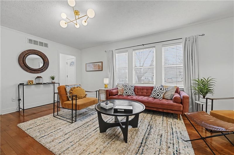 7525 Eaton St, Prairie Village, KS 66208