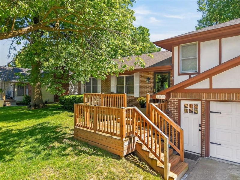 4408 Rainbow Ct, St Joseph, MO 64506