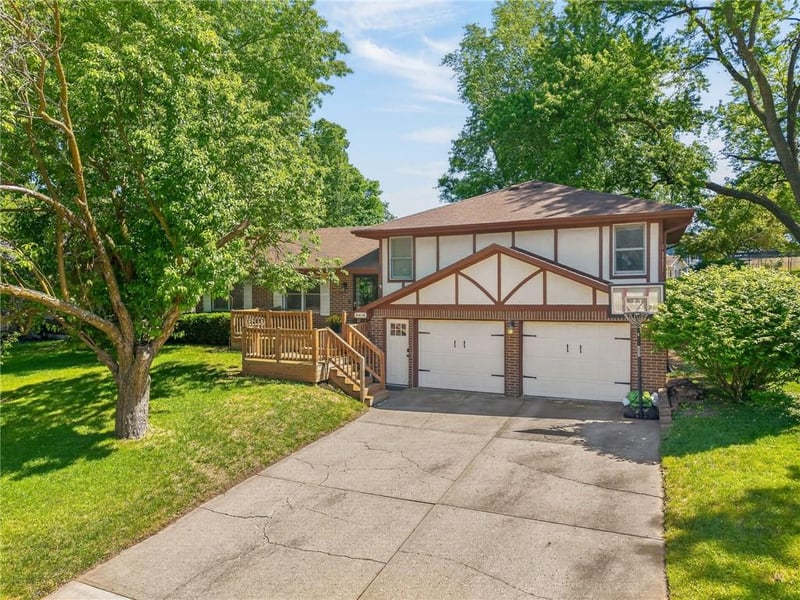 4408 Rainbow Ct, St Joseph, MO 64506